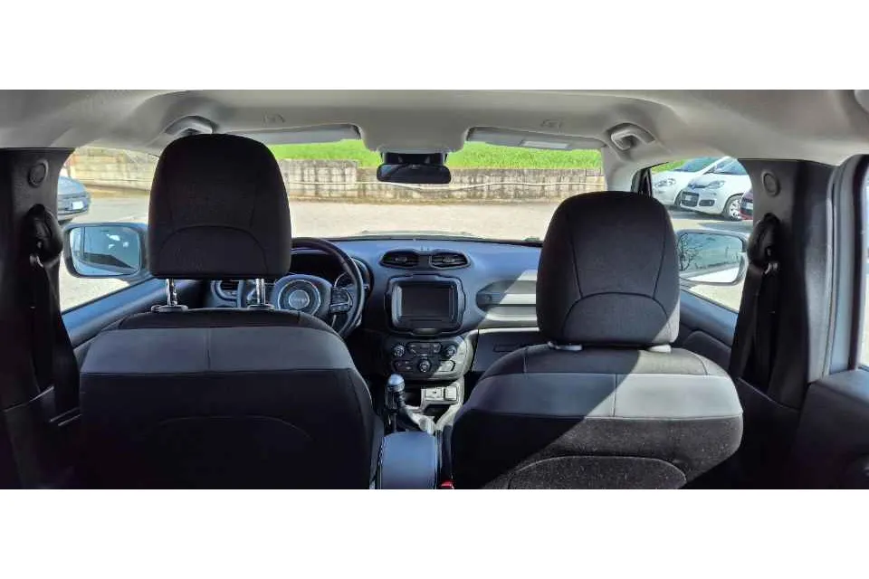 Jeep Renegade - Immagine 12