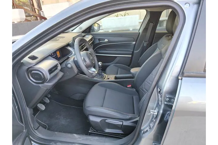 Jeep Avenger 1.2 Turbo Summit 14000 km - Immagine 17