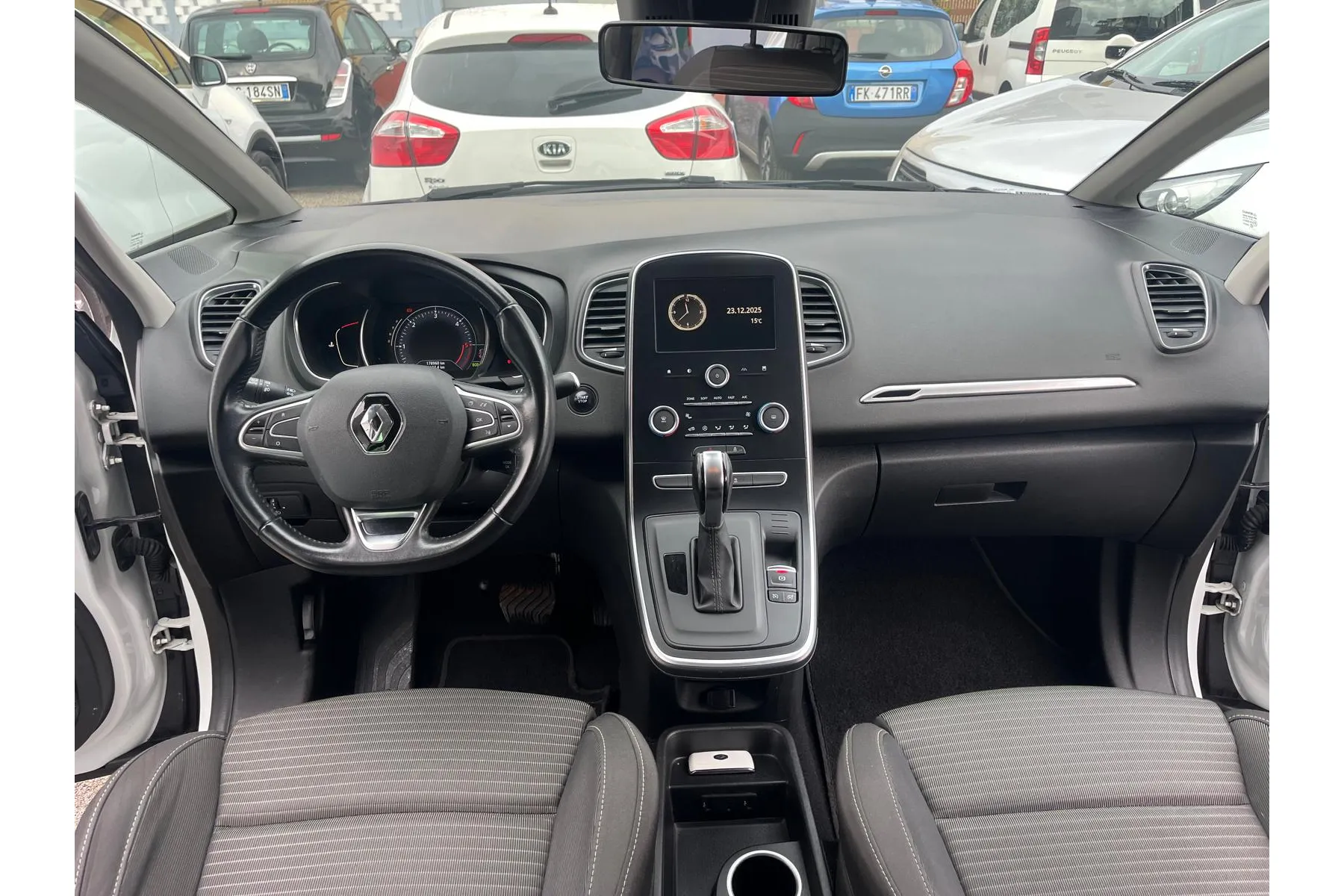 Renault Scenic - Immagine 10