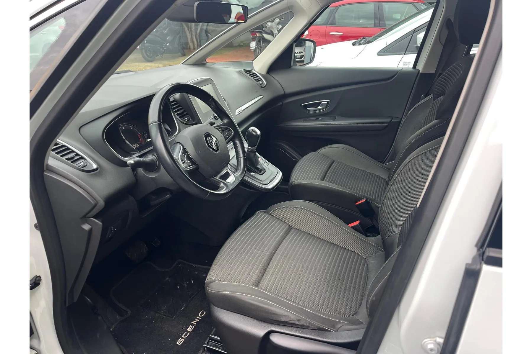 Renault Scenic - Immagine 11