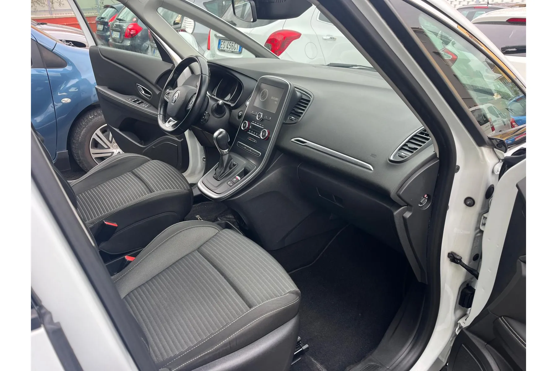 Renault Scenic - Immagine 12