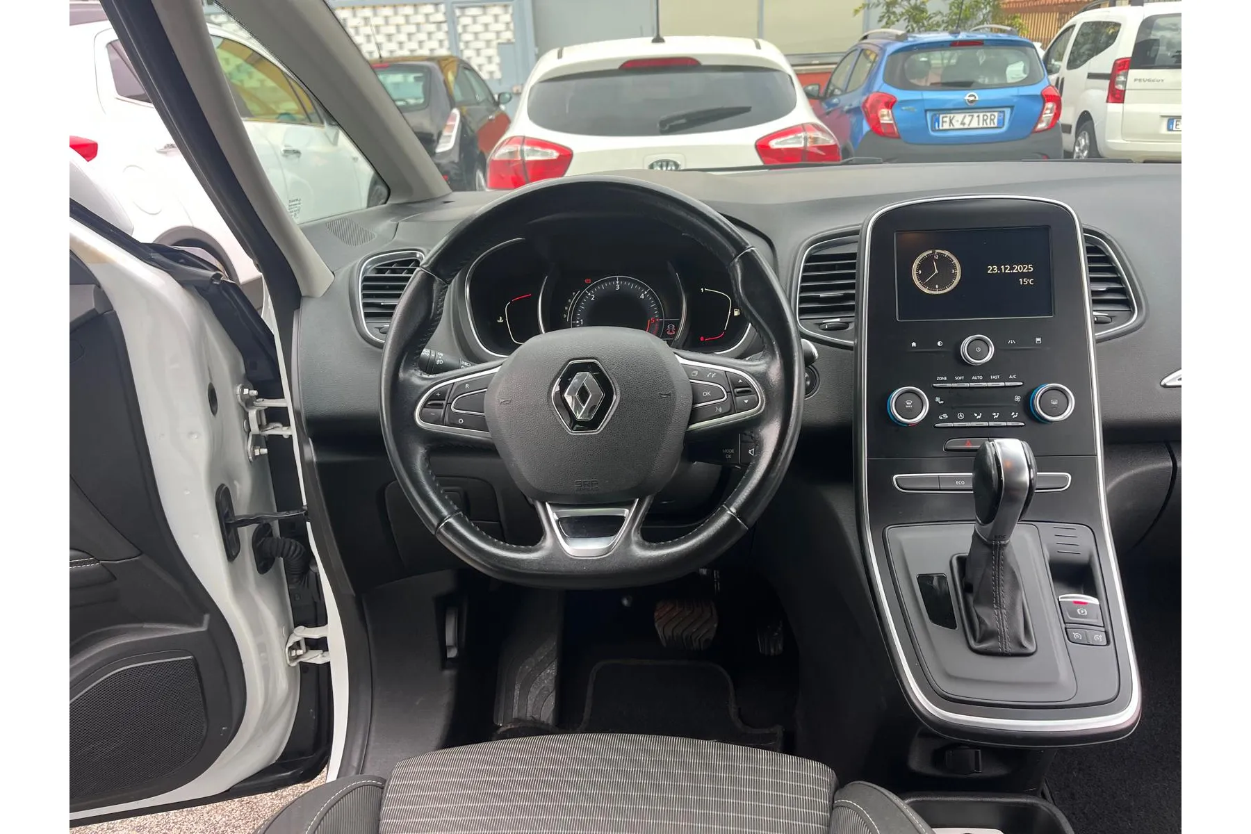 Renault Scenic - Immagine 15