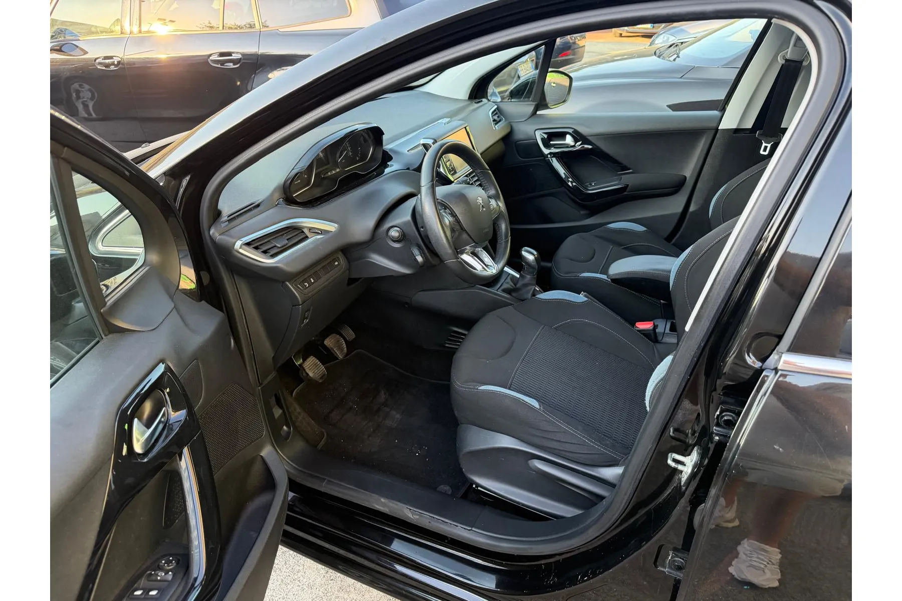 Peugeot 208 - Immagine 6