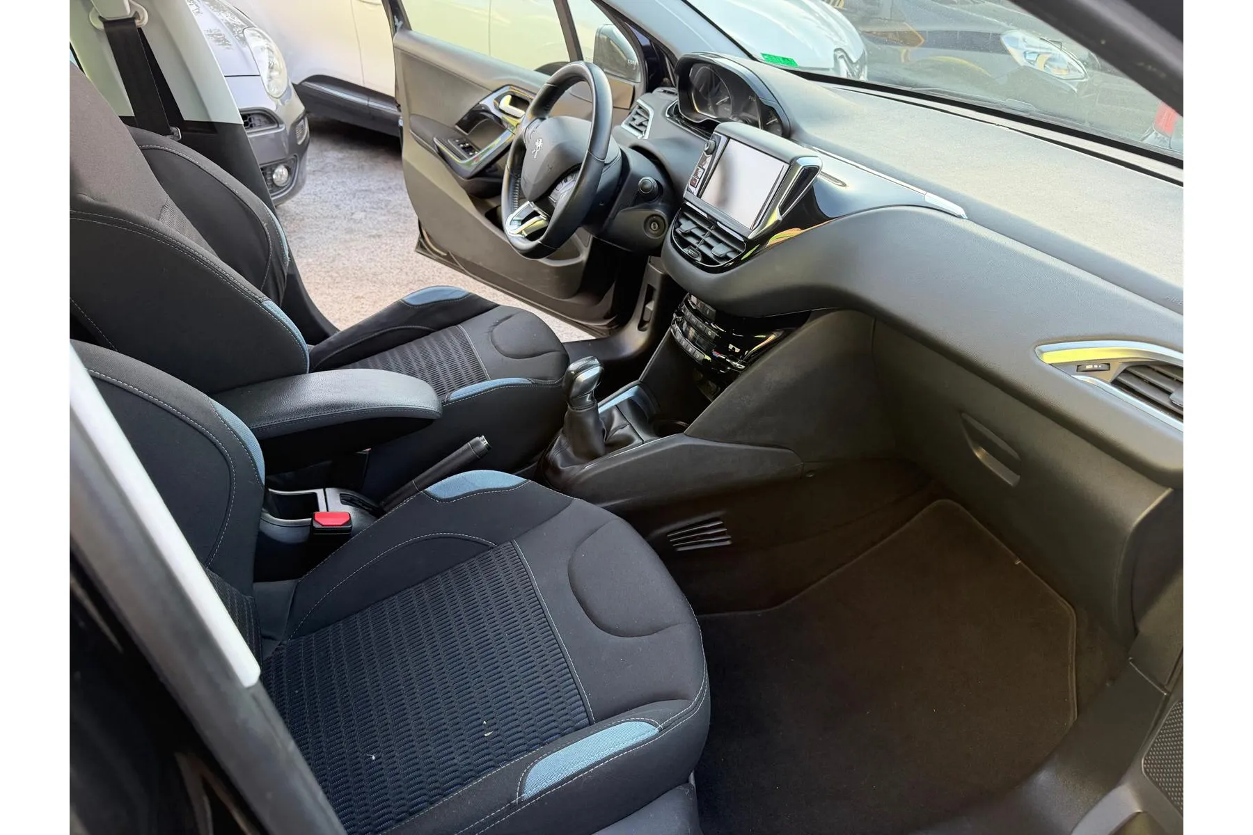 Peugeot 208 - Immagine 7