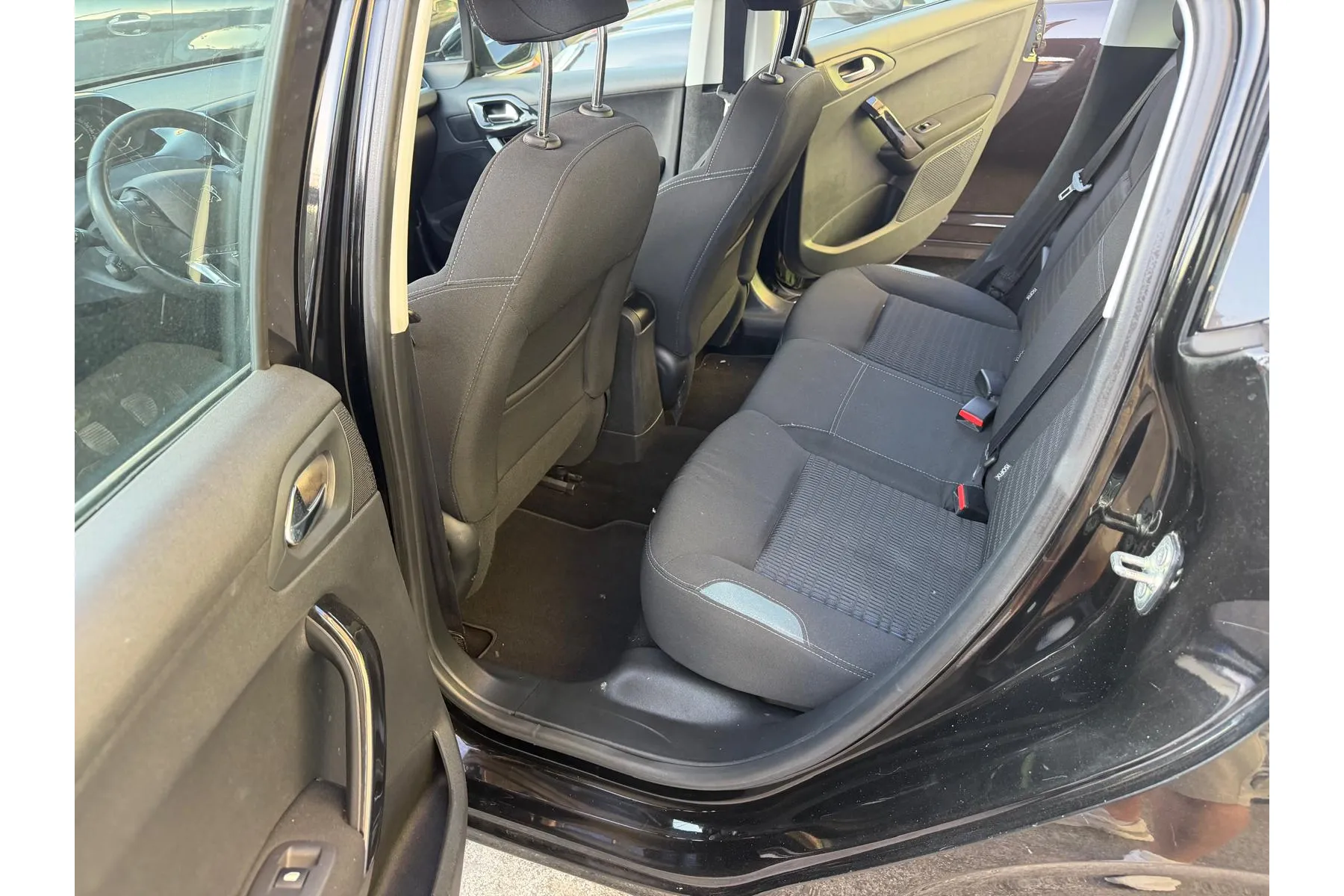 Peugeot 208 - Immagine 9
