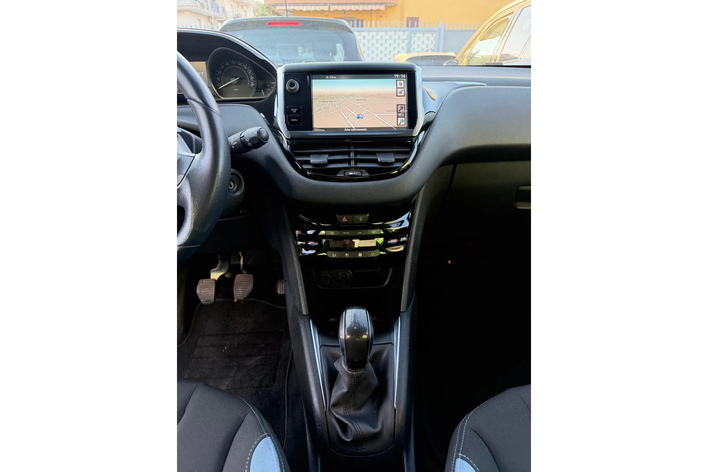 Peugeot 208 - Immagine 13